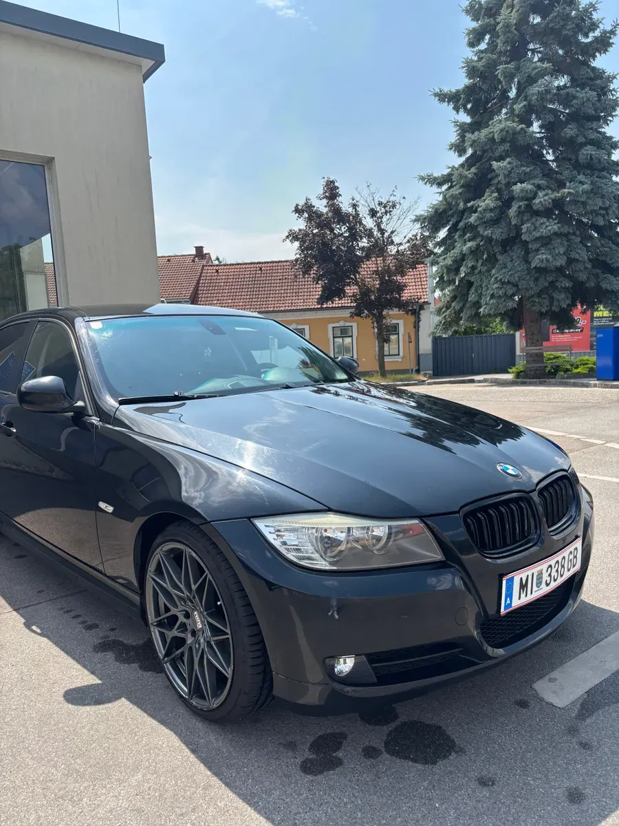 BMW 3 Series 2009 photo 3