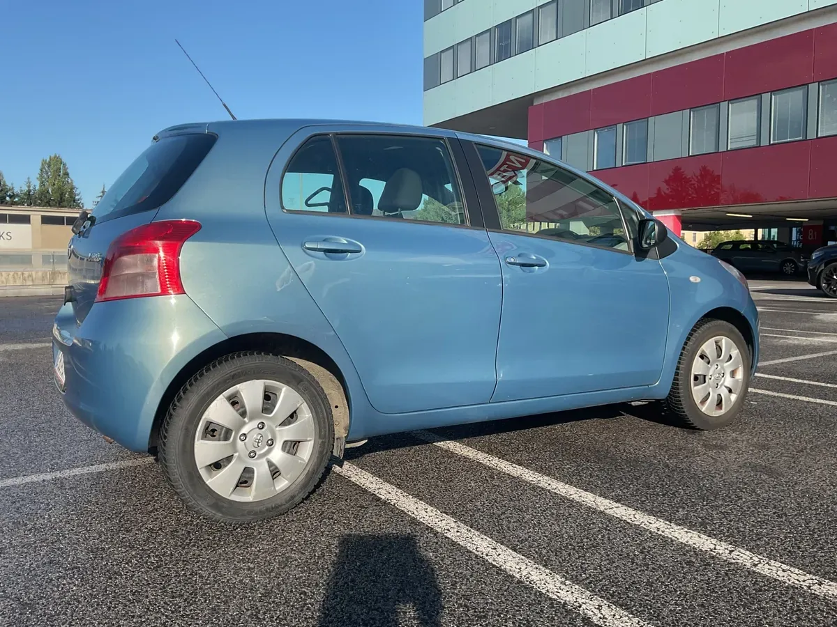 Toyota Yaris 2006 photo 2