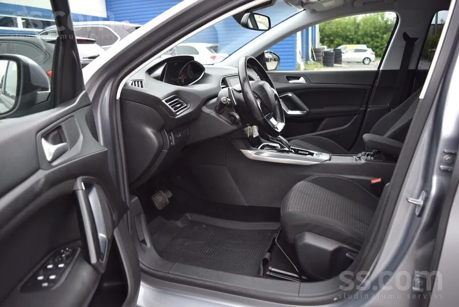 Peugeot 308 2019 photo 3