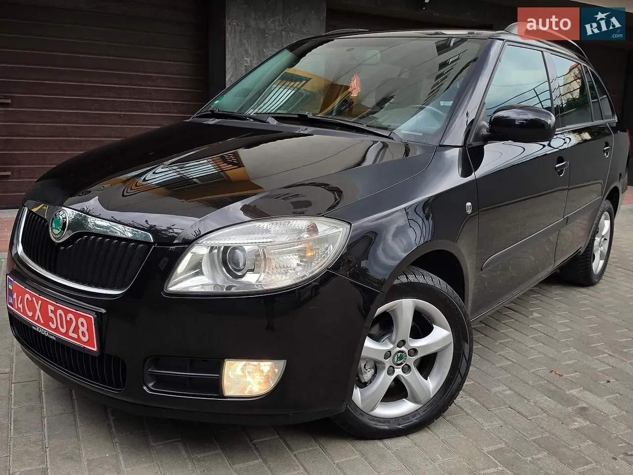 Skoda Fabia 2011 photo 2