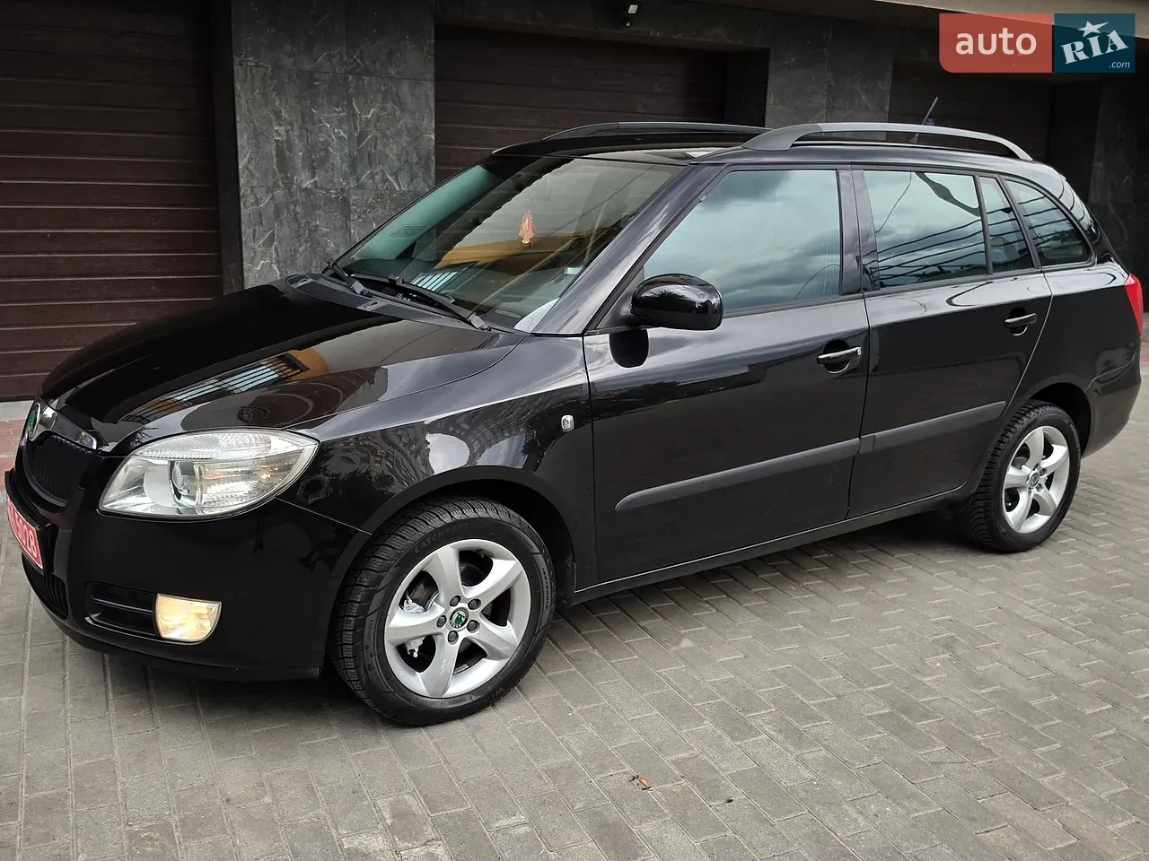 Skoda Fabia 2011 photo 4