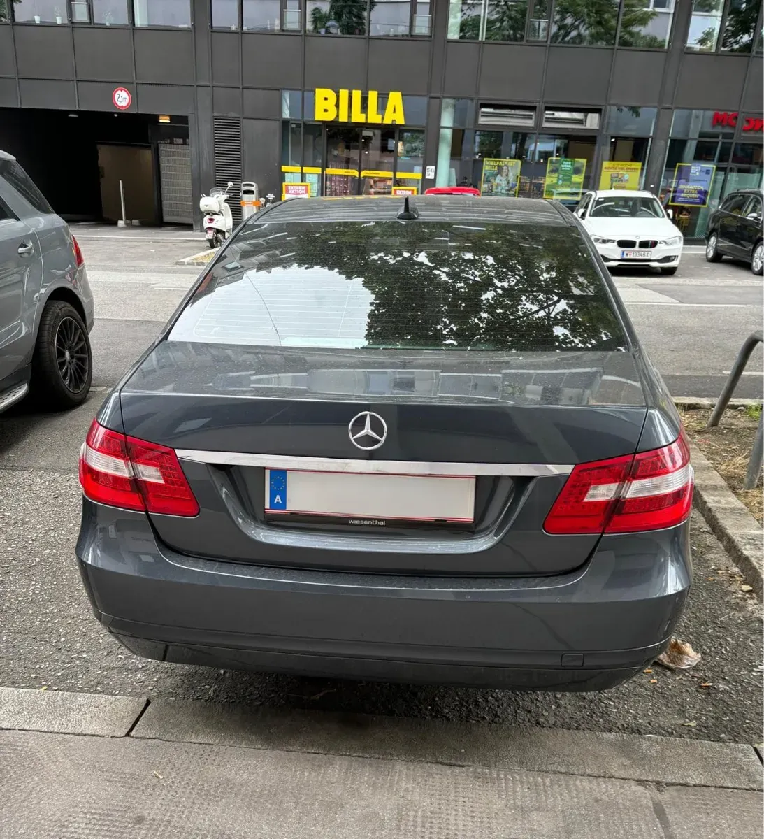 Mercedes-Benz E-Class 2011 photo 3