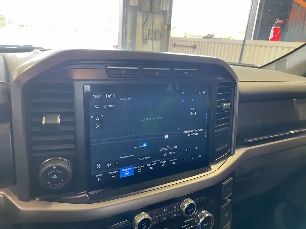 Ford F-150 Lightning 2024 photo 3