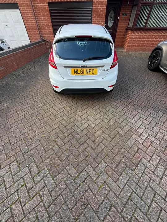Ford Fiesta 2011 photo 3