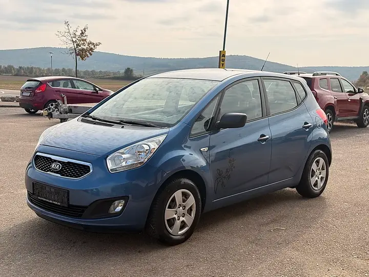 Kia Venga 2013 photo 3