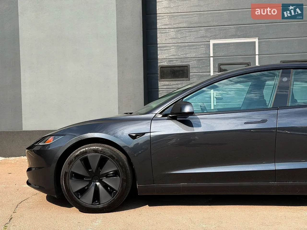 Tesla Model 3 2024 photo 4
