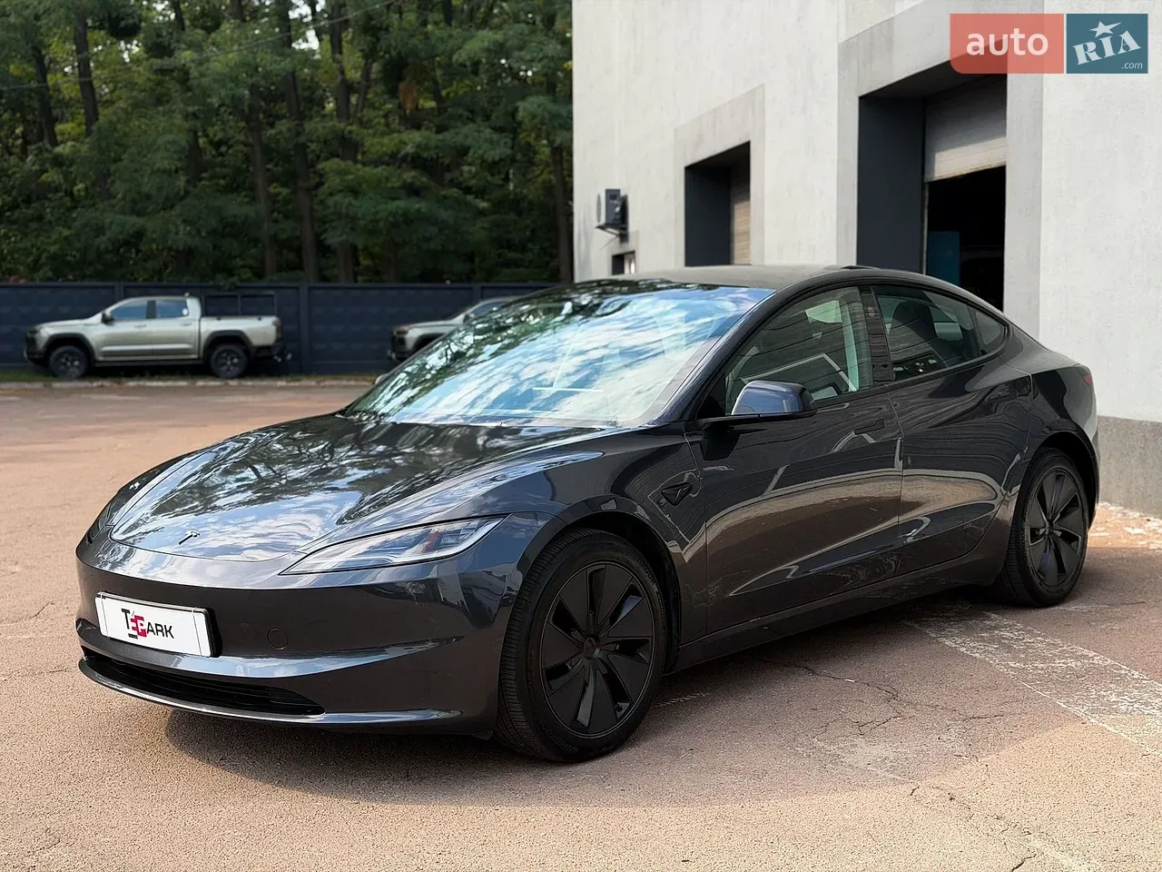Tesla Model 3 2024 photo 3