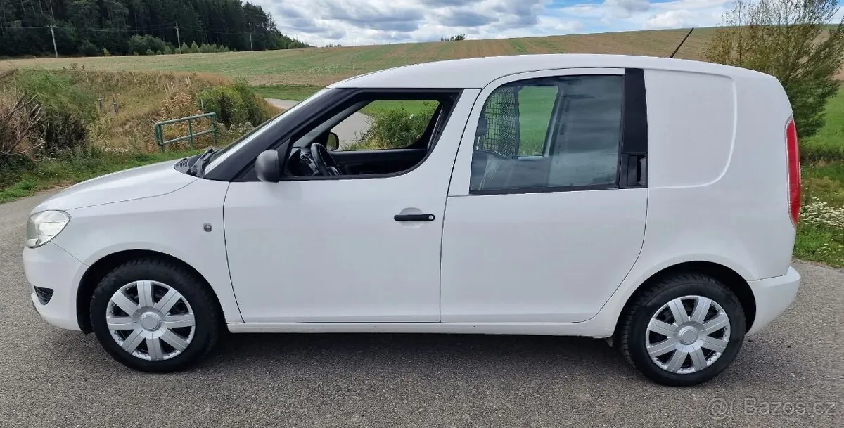 Skoda Roomster 2010 photo 4