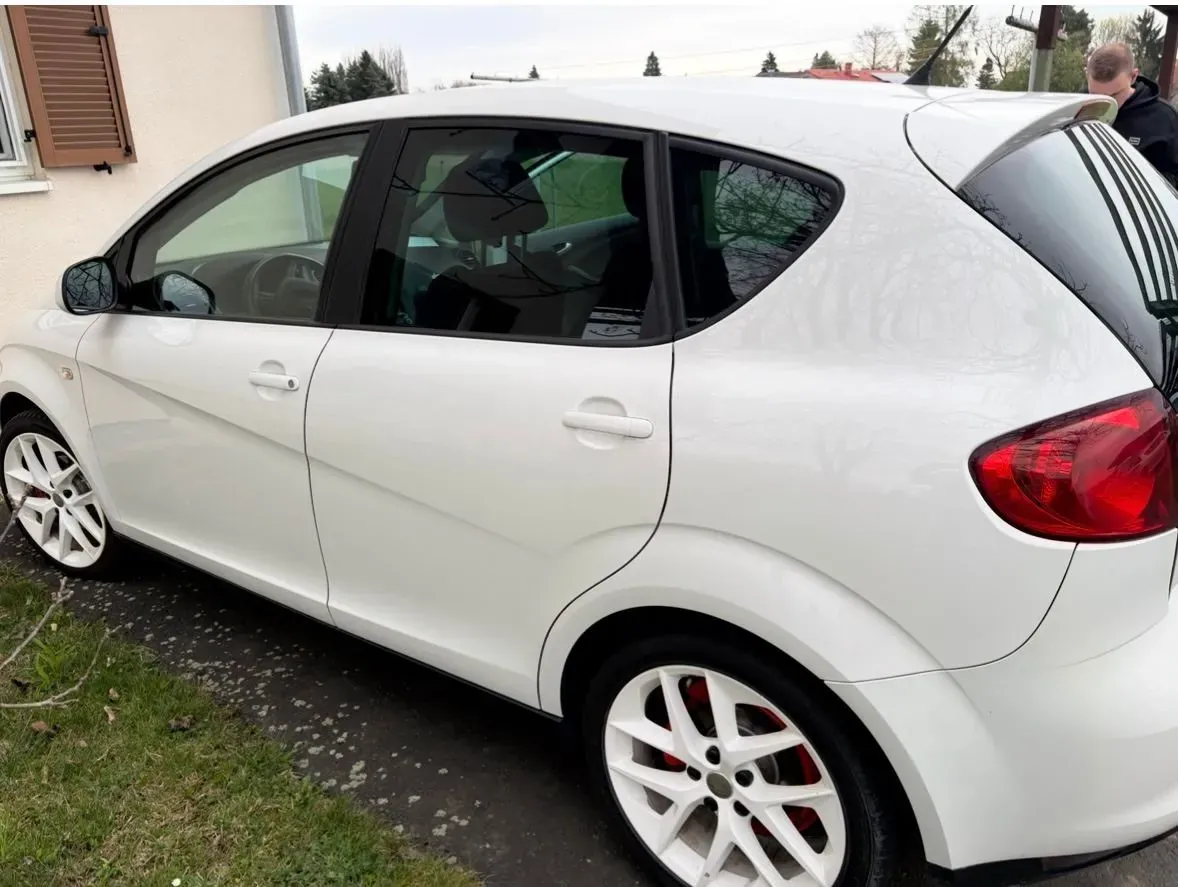Seat Altea 2011 photo 2