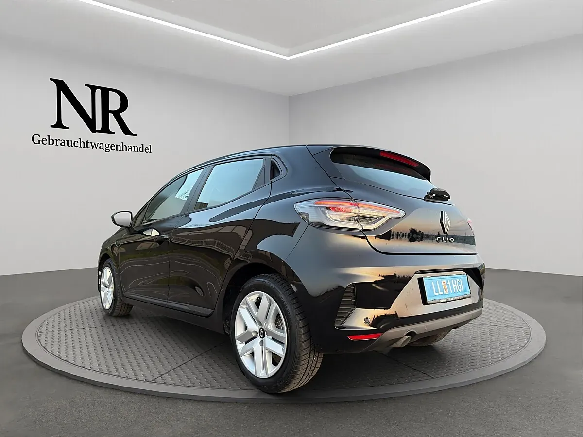 Renault Clio 2024 photo 3