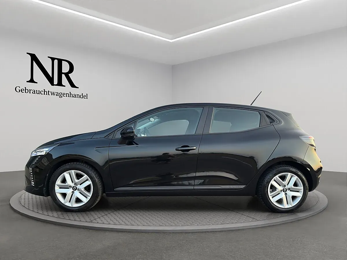 Renault Clio 2024 photo 2