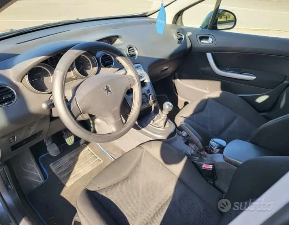 Peugeot 308 2010 photo 2