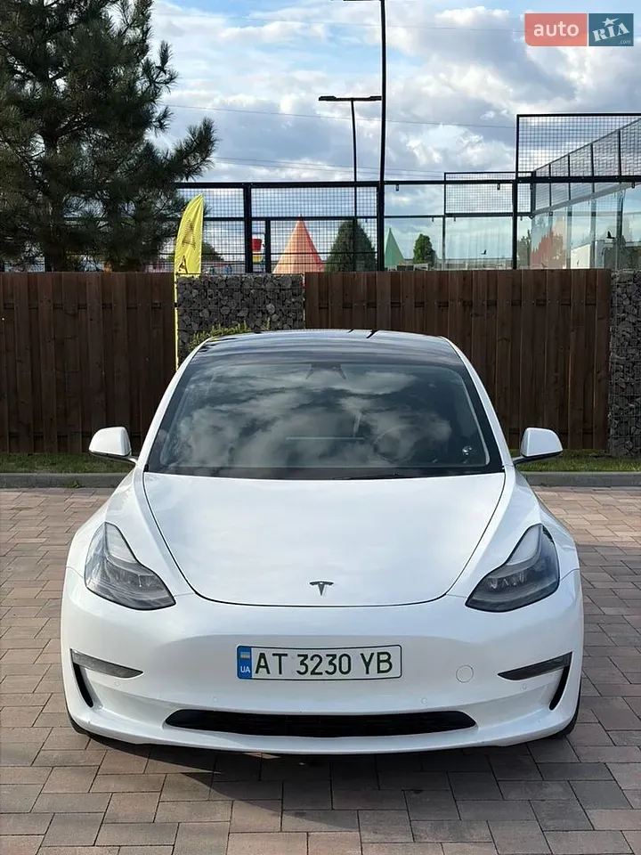 Tesla Model 3 2022 photo 4