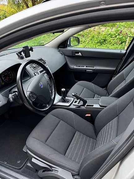 Volvo V50 2010 photo 2