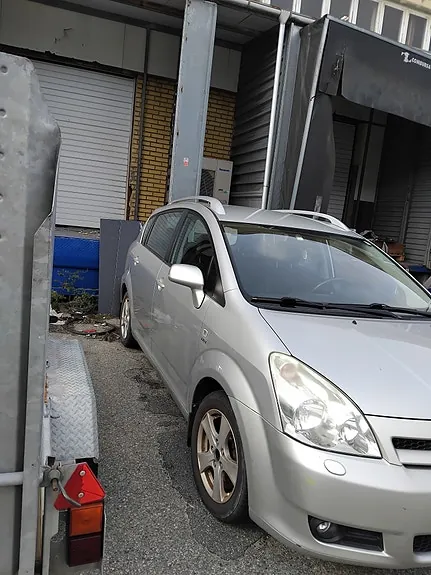 Toyota Corolla Verso 2005 photo 2