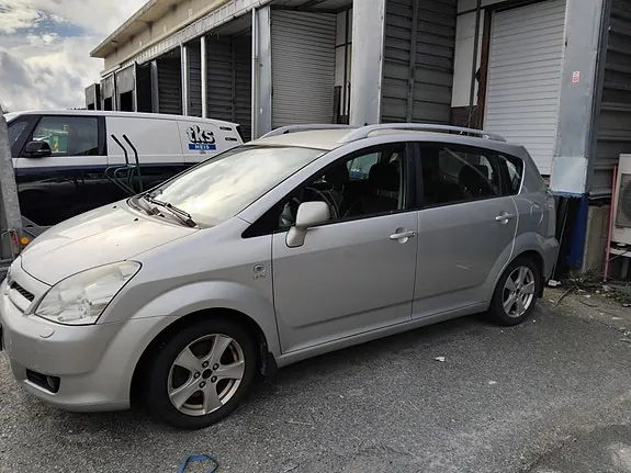 Toyota Corolla Verso 2005 photo 3