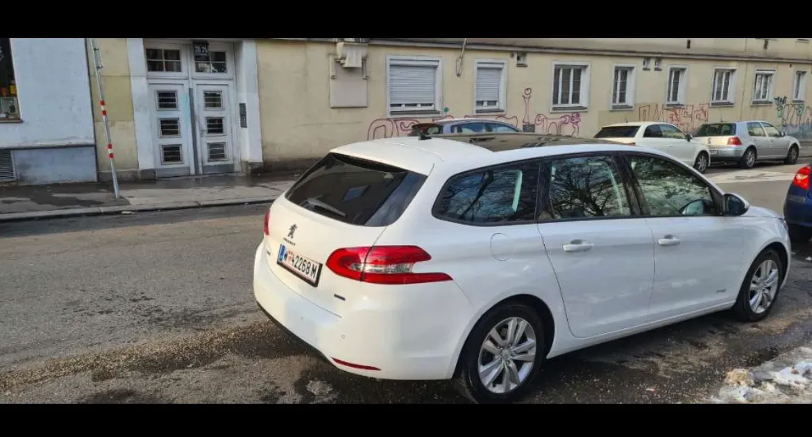 Peugeot 308 2015 photo 3