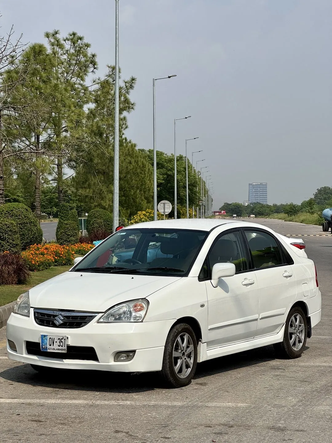 Suzuki Liana