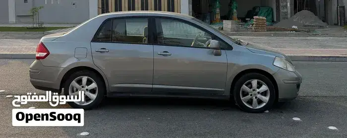 Nissan Tiida 2011 photo 3