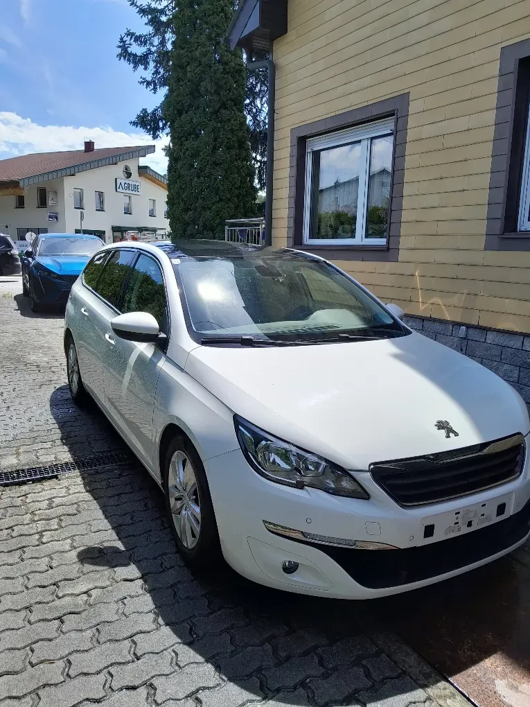 Peugeot 308 2014 photo 2