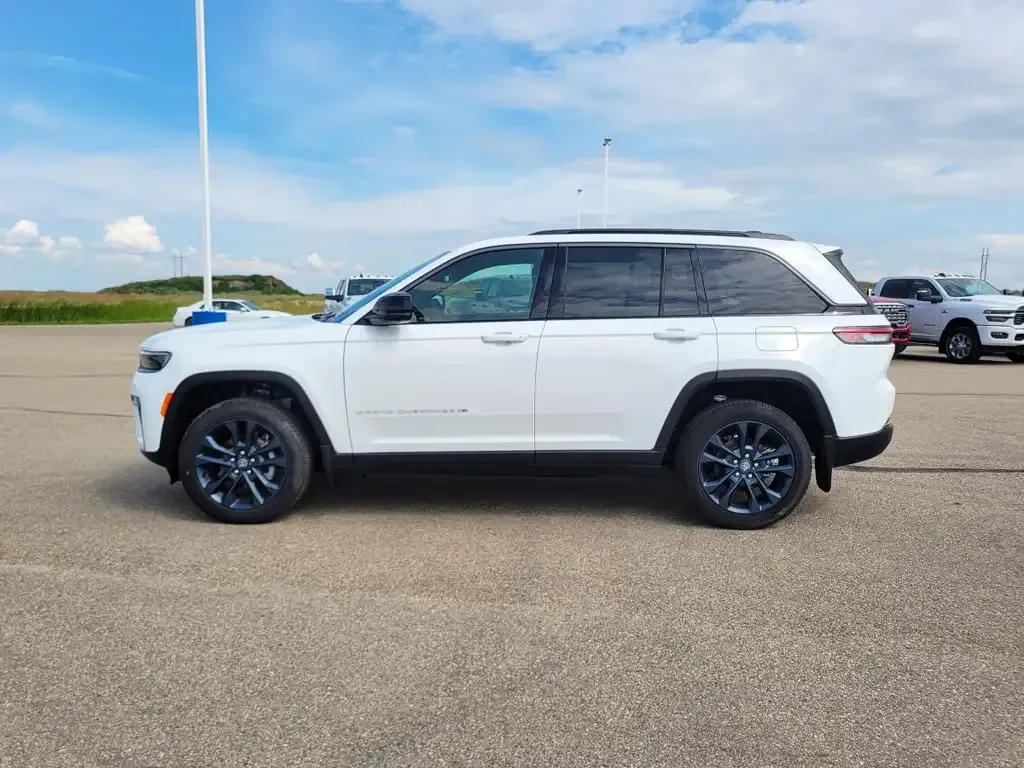 Jeep Grand Cherokee 2026 photo 3