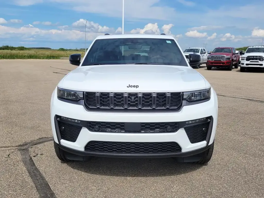 Jeep Grand Cherokee 2026 photo 2