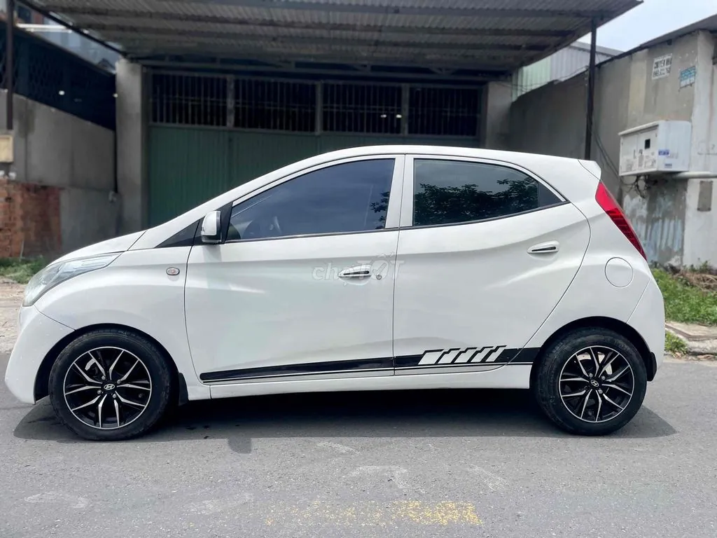 Hyundai Eon 2012 photo 4