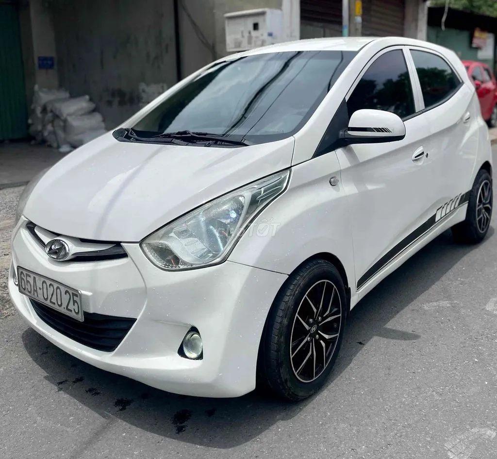 Hyundai Eon 2012 photo 3
