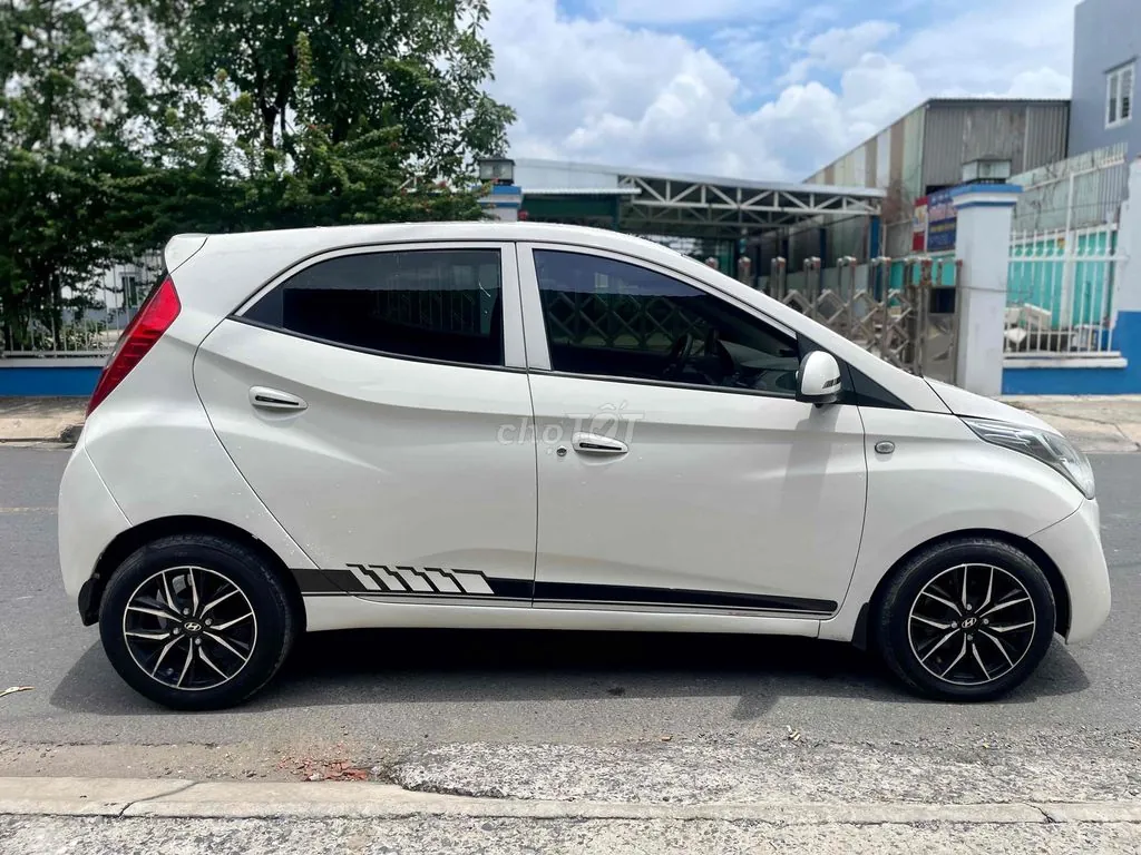 Hyundai Eon 2012 photo 5