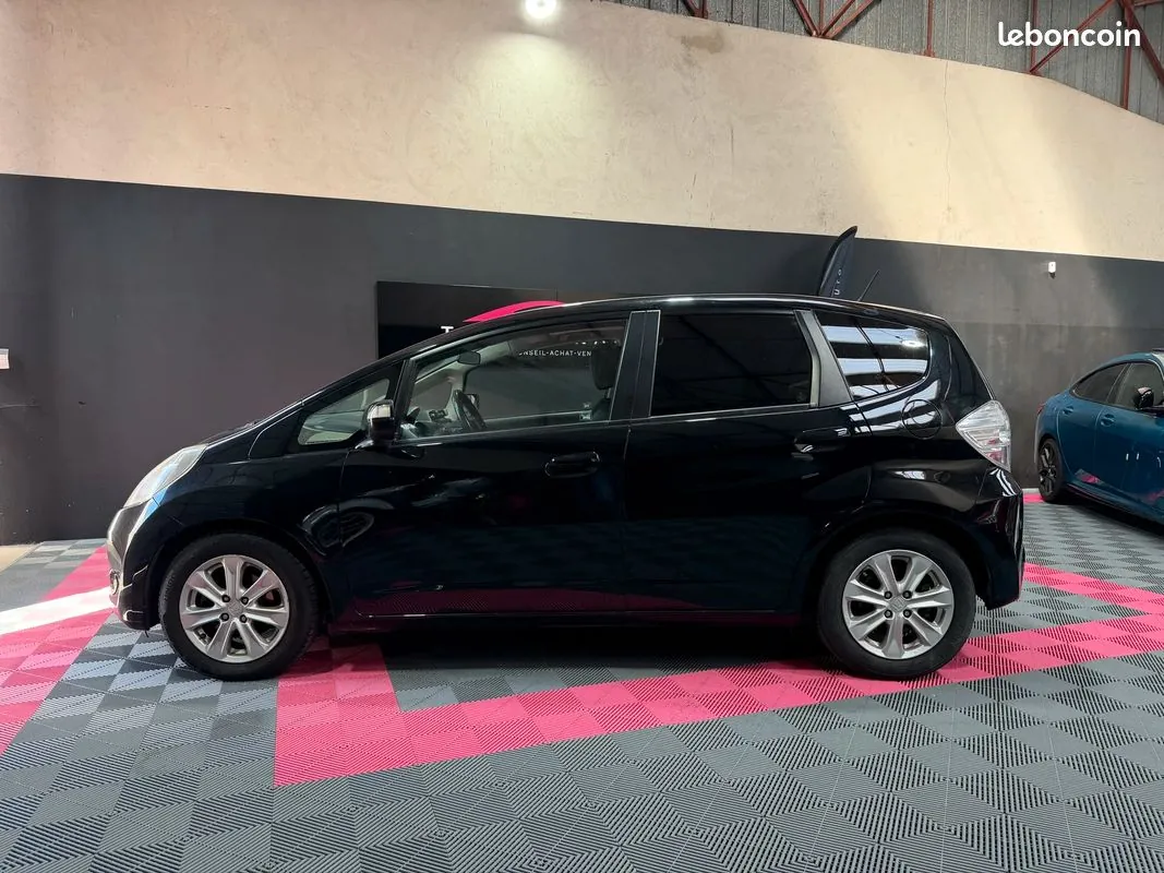 Honda Jazz 2012 photo 2