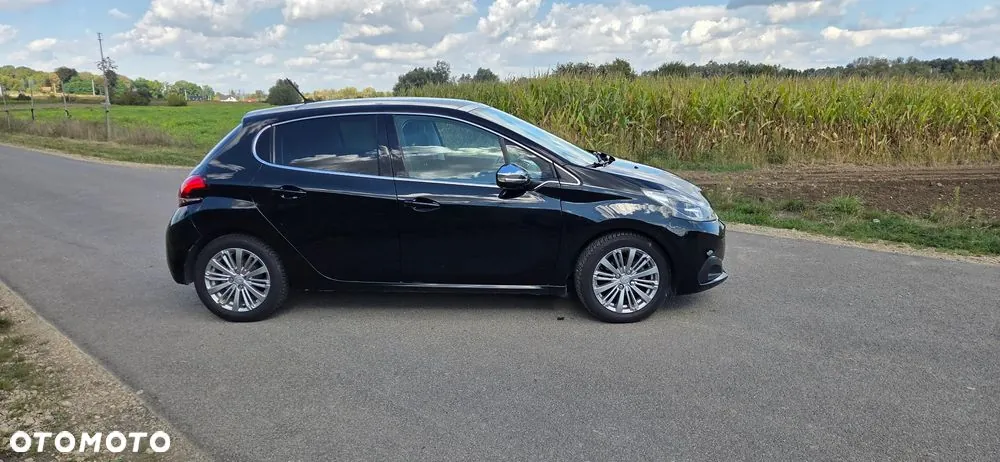 Peugeot 208 2018 photo 2