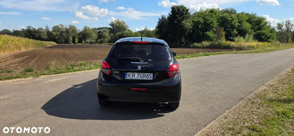 Peugeot 208 2018 photo 5