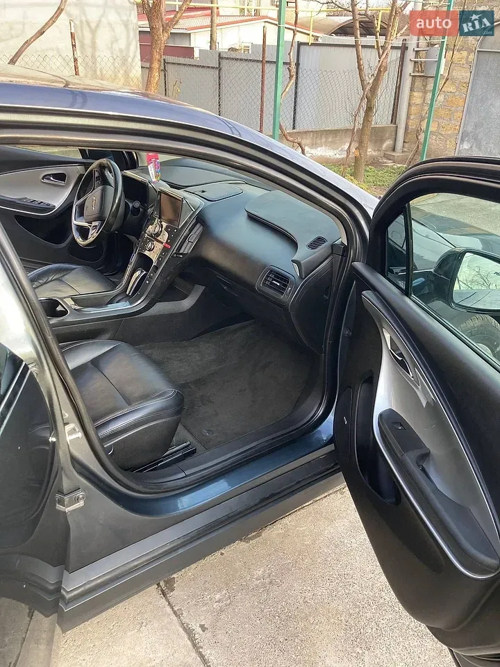 Chevrolet Volt 2011 photo 4