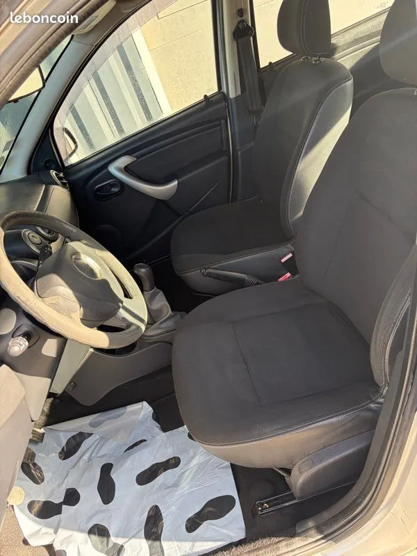 Dacia Sandero 2012 photo 4