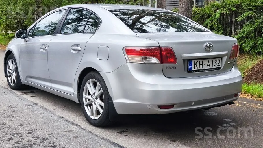 Toyota Avensis 2011 photo 3