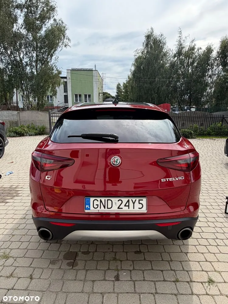 Alfa Romeo Stelvio 2017 photo 2