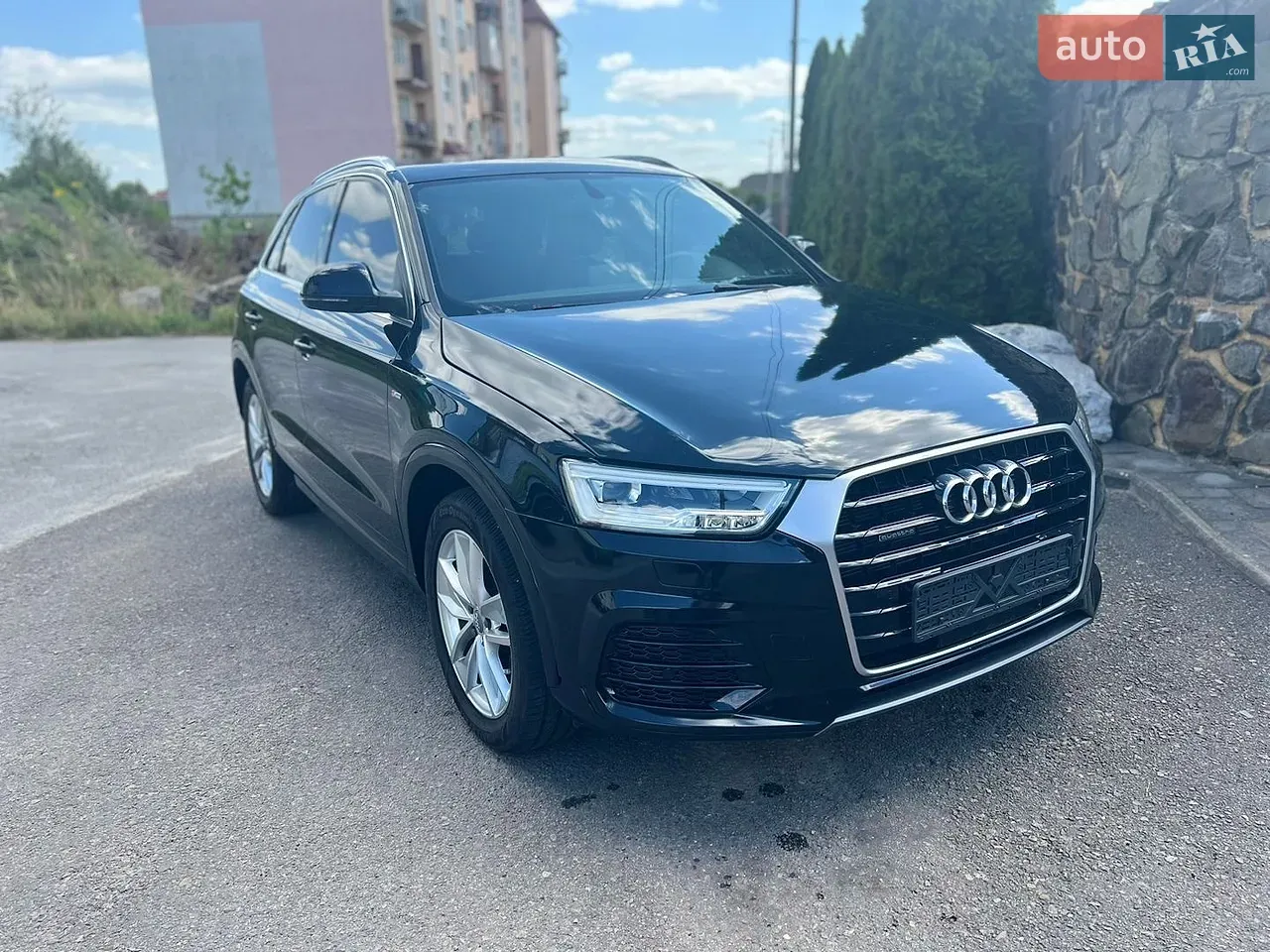 Audi Q3 2018 photo 2