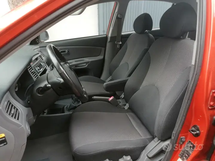 Kia Rio 2005 photo 4