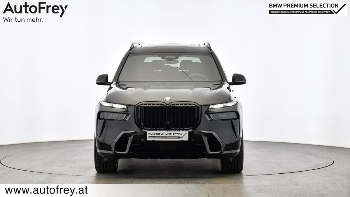 BMW X7 2025 photo 2