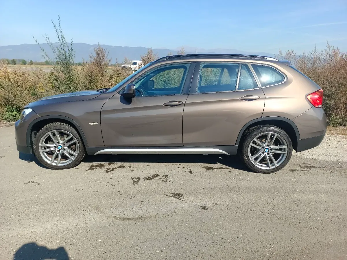 BMW X1 2011 photo 2