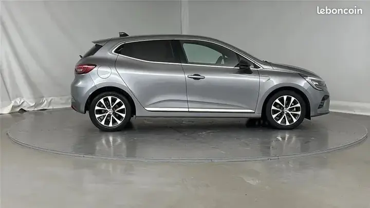 Renault Clio 2022 photo 4