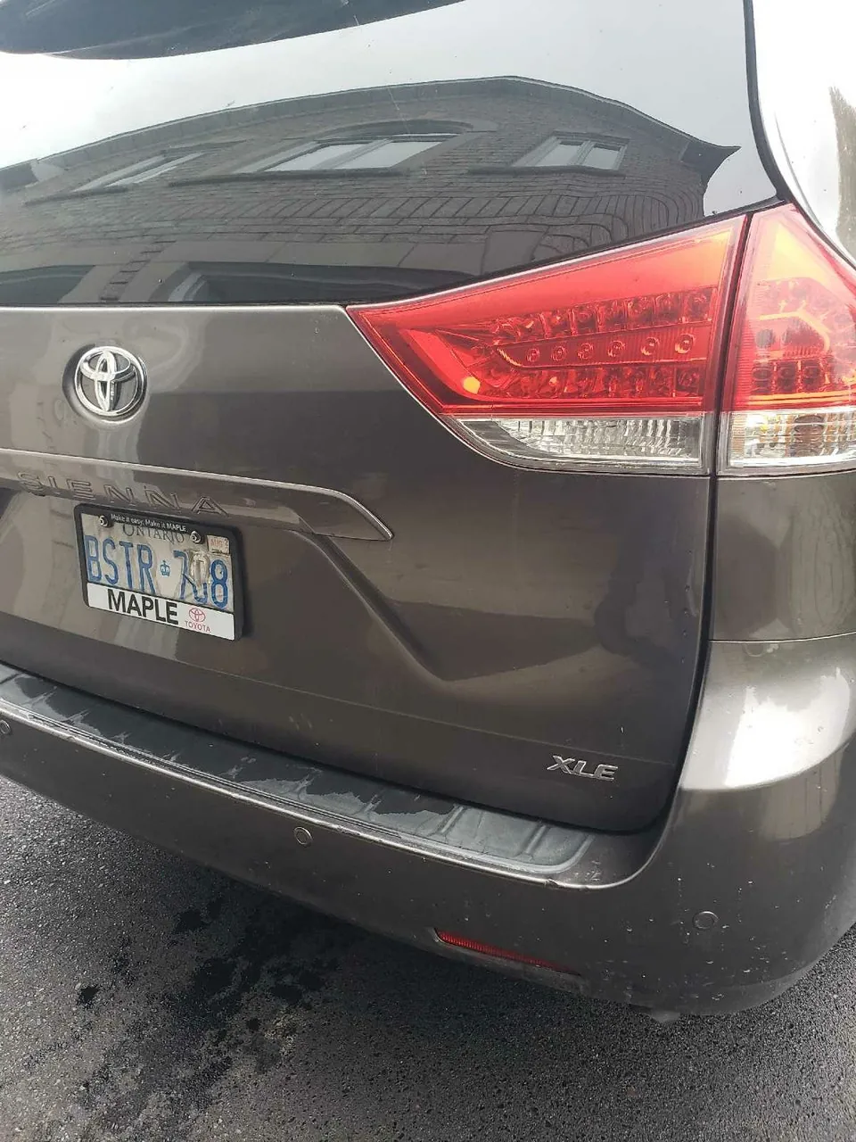 Toyota Sienna 2011 photo 3