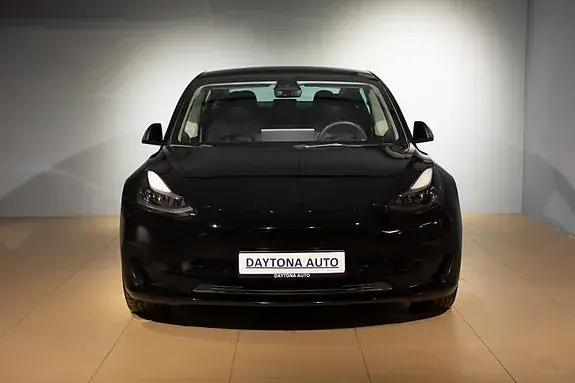 Tesla Model 3 2022 photo 2