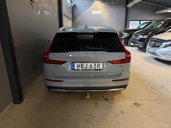 Volvo V60 Cross Country 2024 photo 5