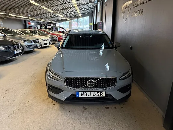Volvo V60 Cross Country 2024 photo 4