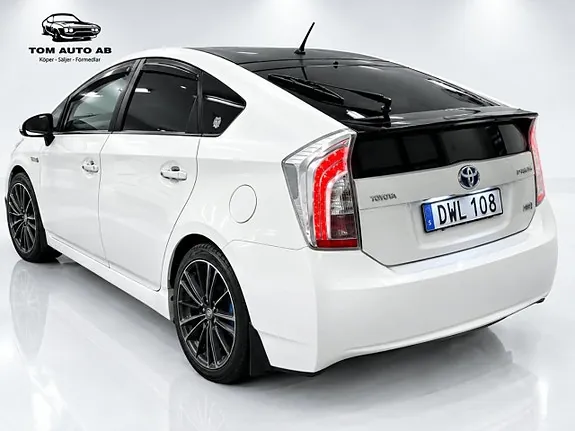 Toyota Prius Plug-In Hybrid 2015 photo 5