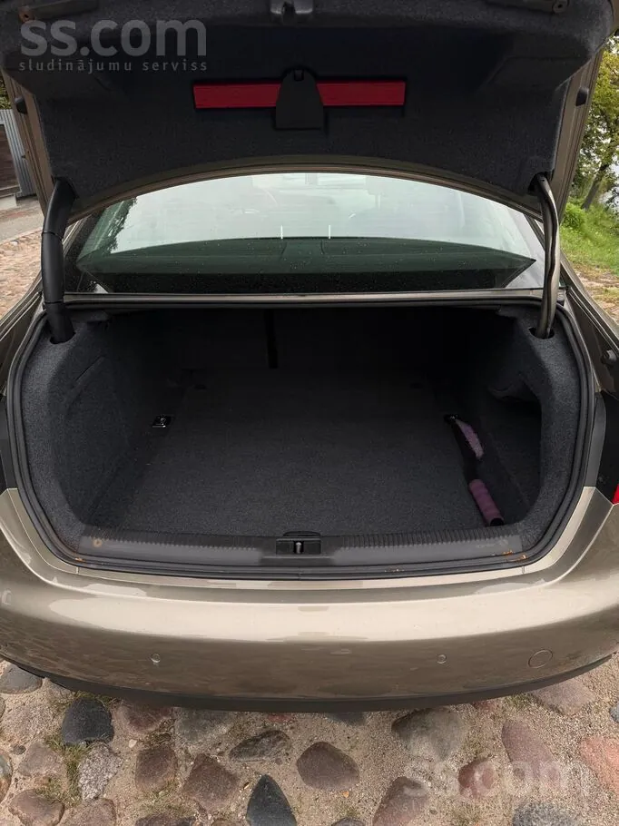 Audi A4 2009 photo 4