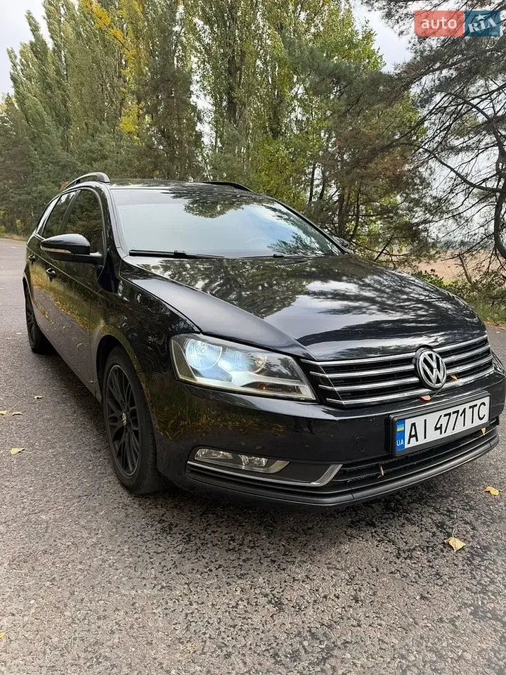 Volkswagen Passat 2011 photo 2