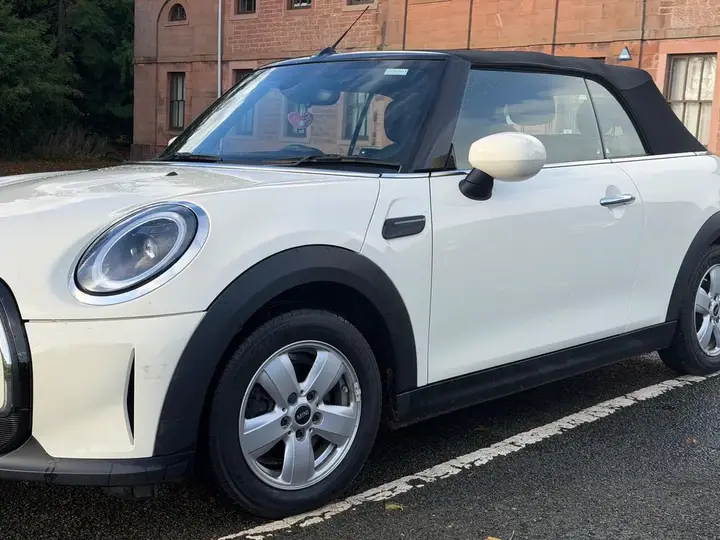 Mini Convertible 2022 photo 3