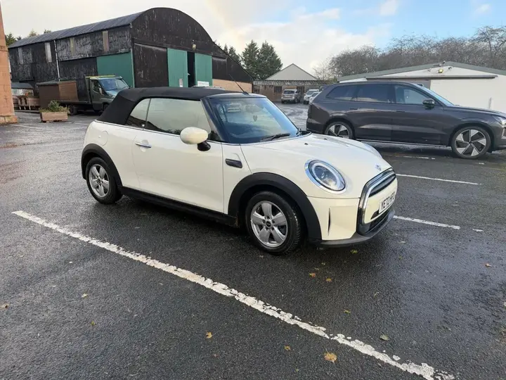 Mini Convertible 2022 photo 2